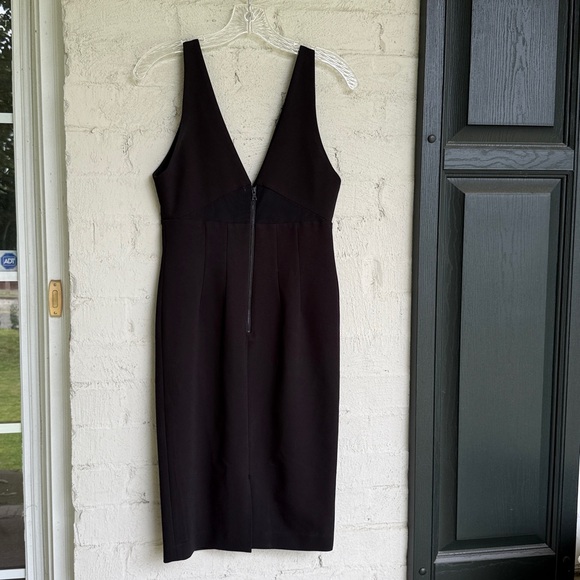 Alice + Olivia 'Yve' Cutout Sleeveless Black Sheath Dress Size 6 - Picture 7 of 14